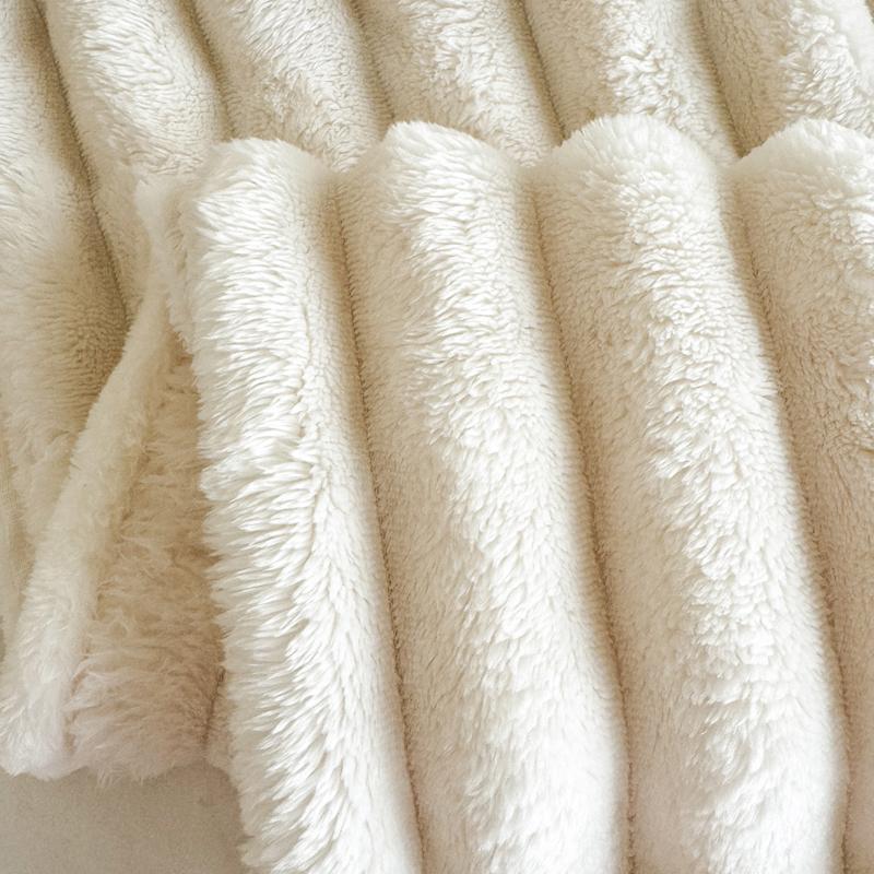 Luvia Cozy Throw Blankets